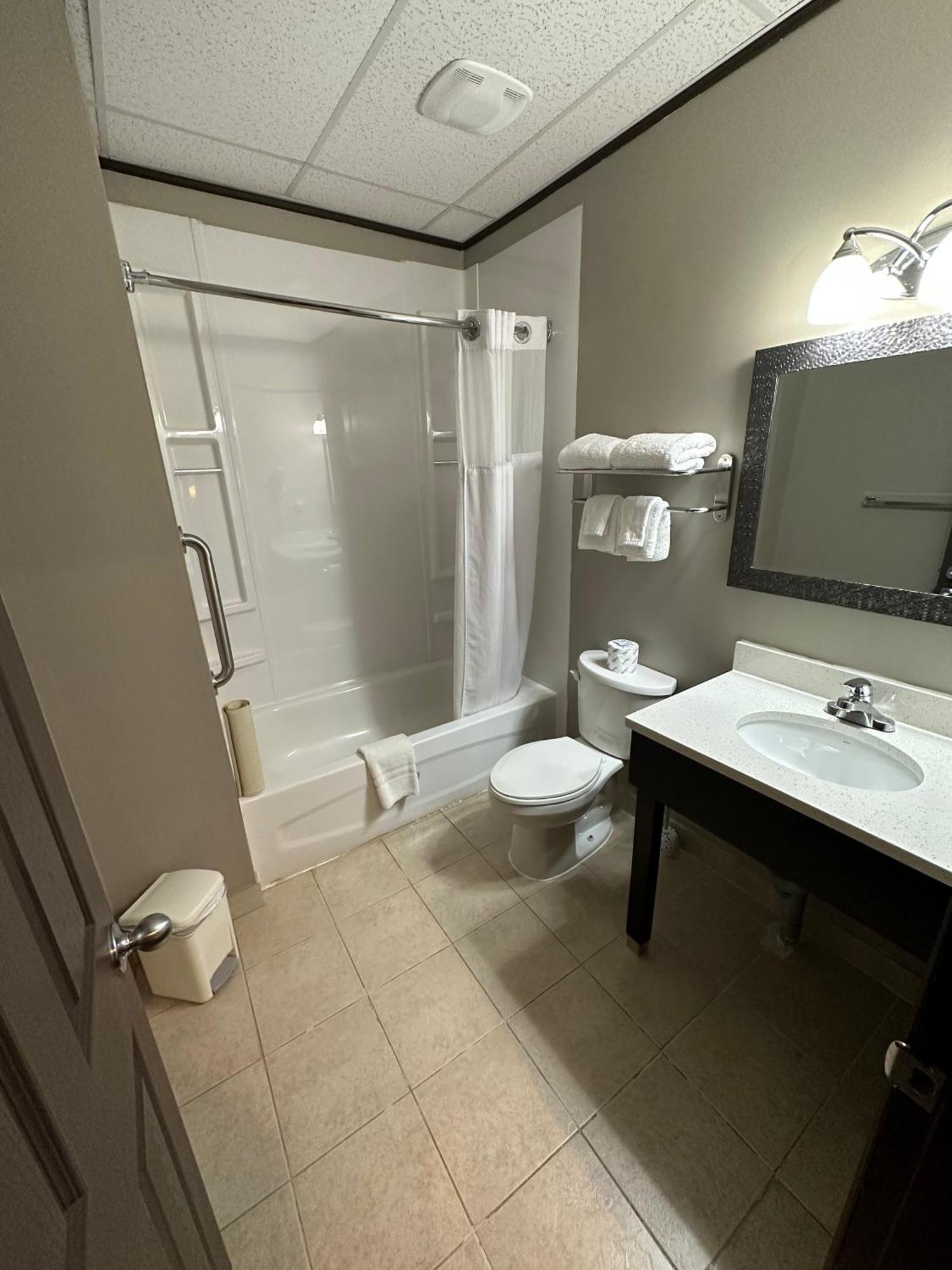 Le Voyageur Inn Mattawa Ngoại thất bức ảnh